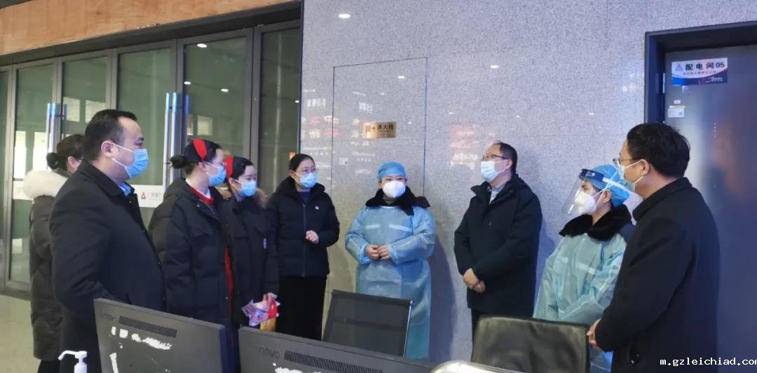 伟德betvlctor官网入口党委委员、纪委书记蔡宇督查高铁站卡口疫情防控工作